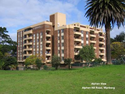 Apartment / Flat For Rent in Wynberg Upper, Cape Town