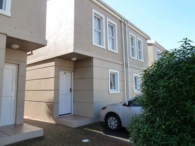 Townhouse For Rent in Kirstenhof, Cape Town