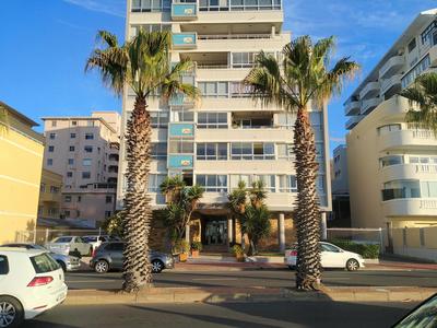 Apartment / Flat For Rent in Sea Point, Cape Town